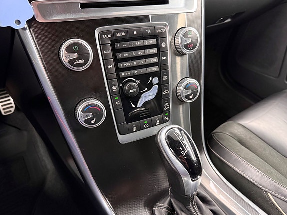 Volvo XC60 14 of 27