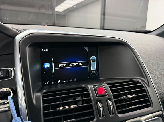 Volvo XC60 13 of 27