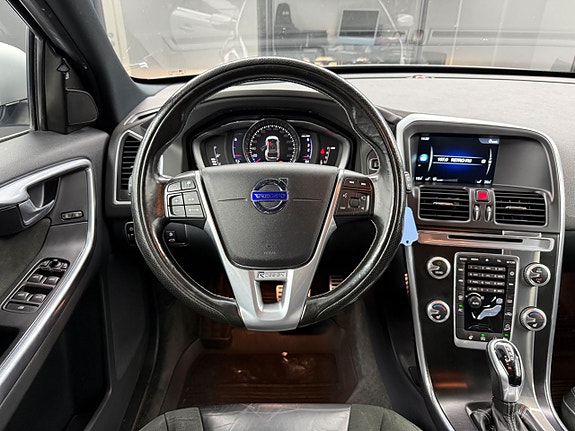 Volvo XC60 16 of 27