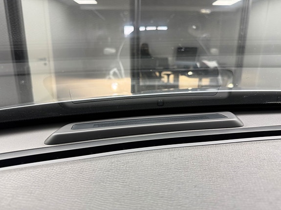 Volvo XC60 17 of 27