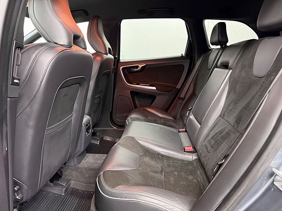 Volvo XC60 15 of 27