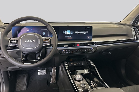 Kia Sorento 8 of 16