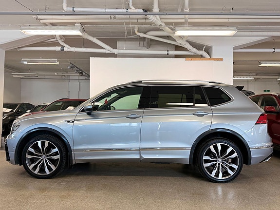 Volkswagen Tiguan Allspace 2 of 5