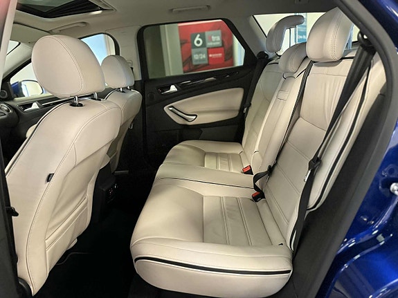 Ford Mondeo 13 of 13