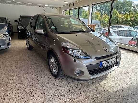 Renault Clio 2 of 5