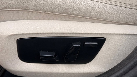 BMW 530i 11 of 30