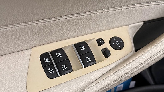 BMW 530i 13 of 30