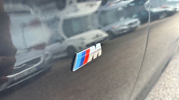 BMW 530i 4 of 5