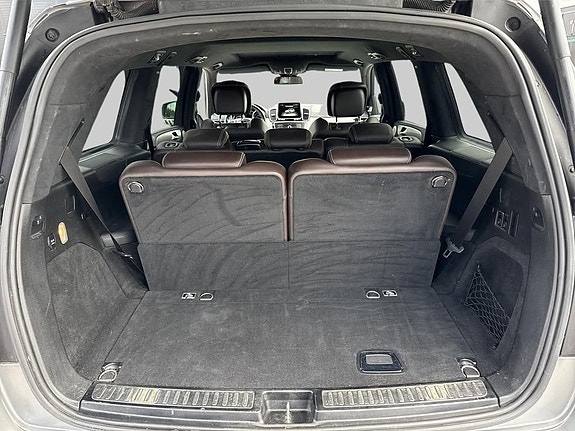 Mercedes-Benz GLS63 11 of 15