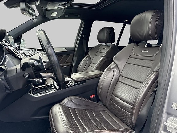 Mercedes-Benz GLS63 14 of 15