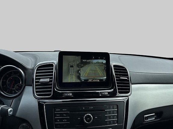 Mercedes-Benz GLS63 13 of 15