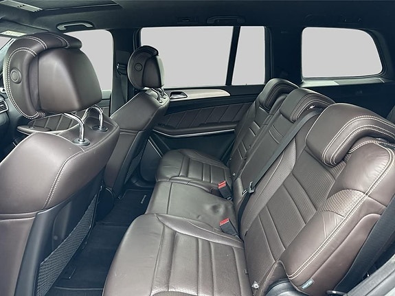 Mercedes-Benz GLS63 7 of 15