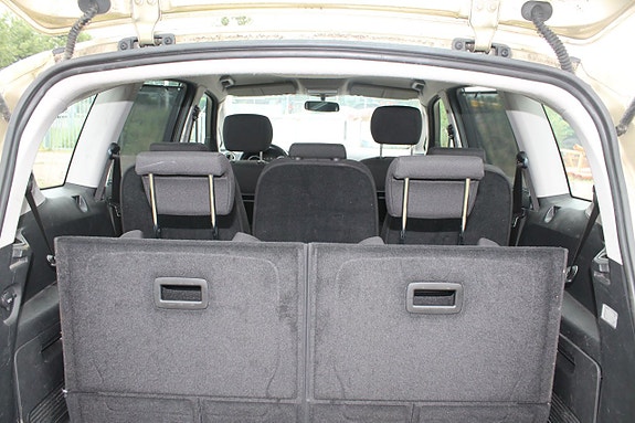 Ford S-MAX 9 of 9