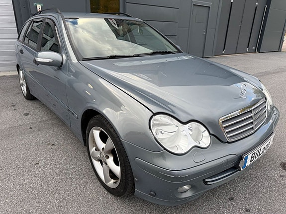 Mercedes-Benz C200 3 of 10