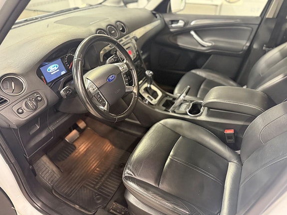 Ford S-MAX 8 of 17