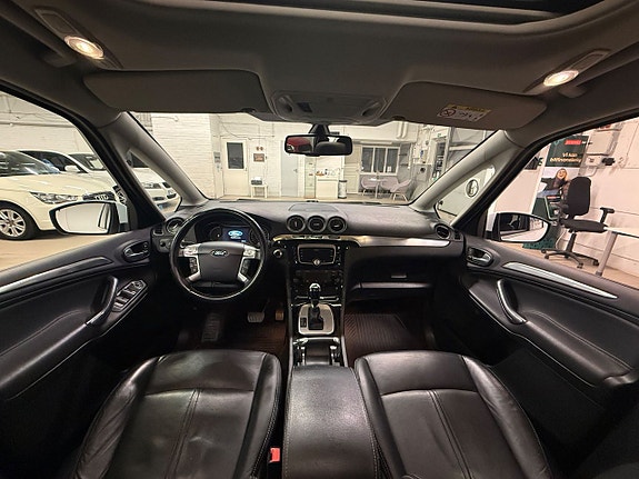 Ford S-MAX 14 of 17