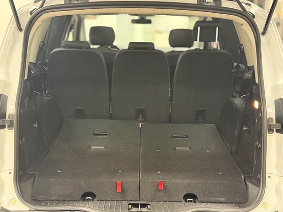 Ford S-MAX 16 of 17