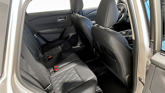 Nissan X-Trail 5 of 9