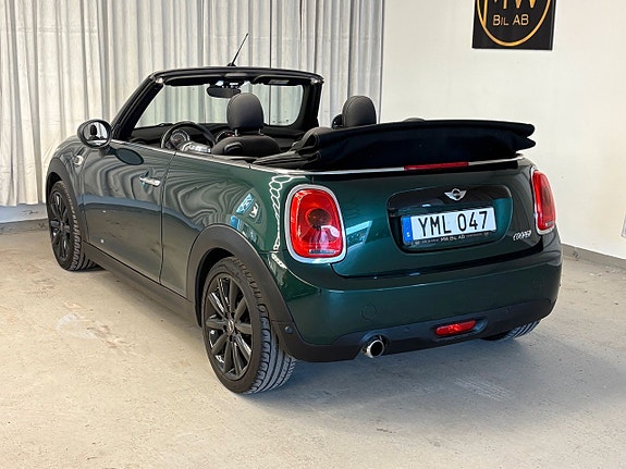 MINI Cooper 4 of 5