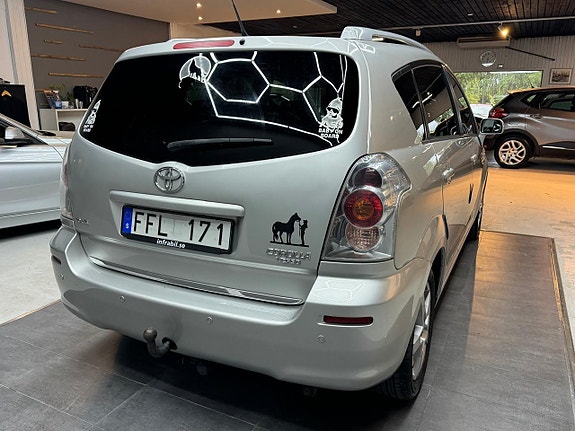 Toyota Corolla Verso 5 of 5