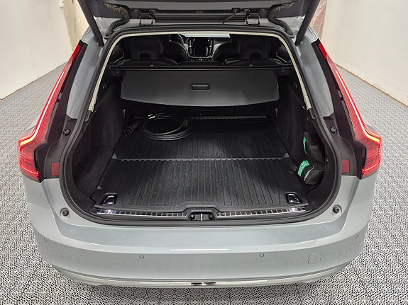 Volvo V90 13 of 13
