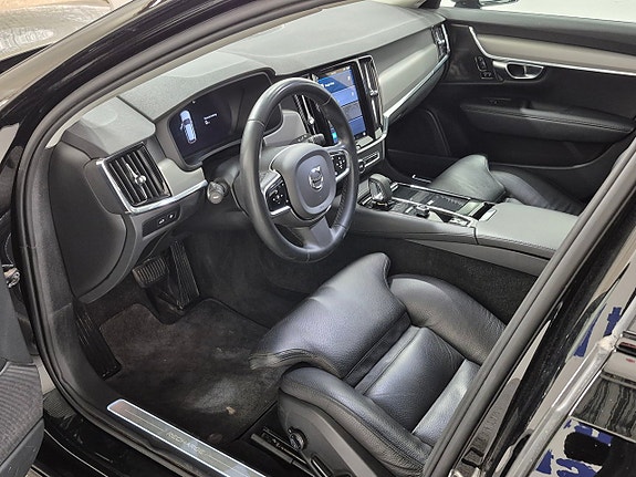 Volvo V90 2 of 11