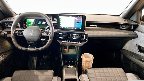 Renault 4 E-Tech 4 of 5