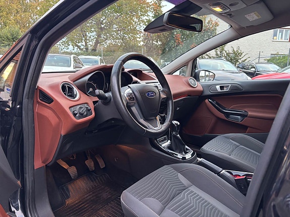 Ford Fiesta 9 of 12