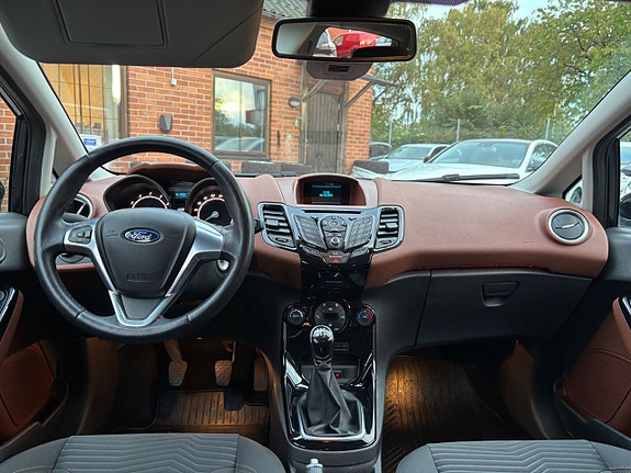 Ford Fiesta 10 of 12