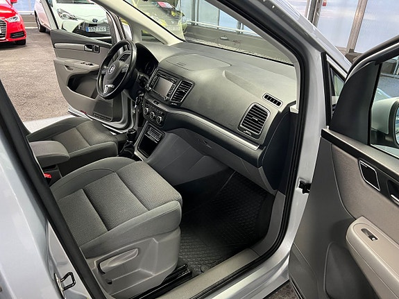 Volkswagen Sharan 12 of 16
