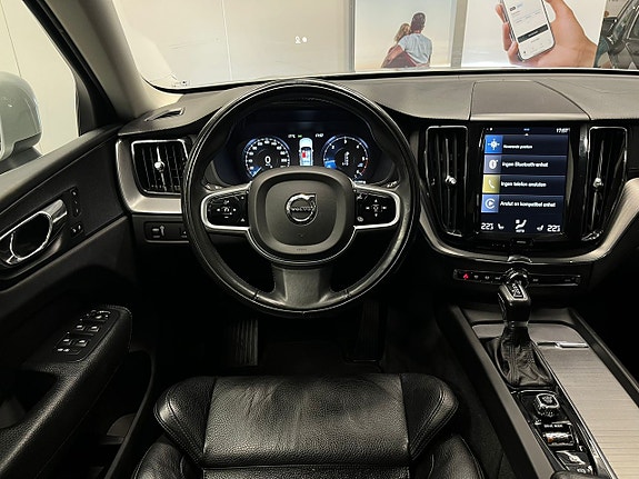 Volvo XC60 12 of 30