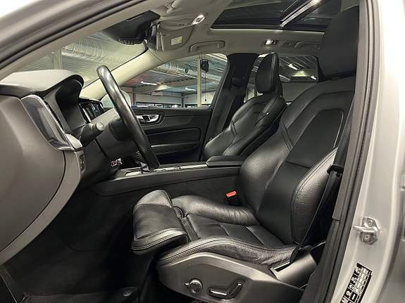 Volvo XC60 16 of 30
