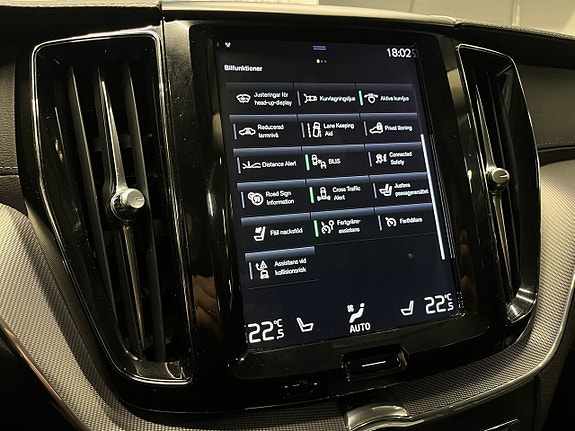 Volvo XC60 25 of 30