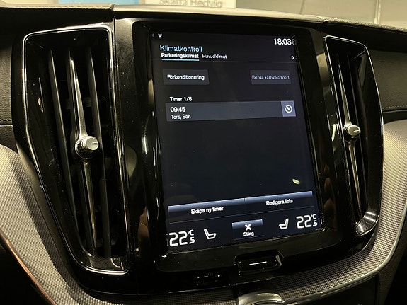 Volvo XC60 18 of 30