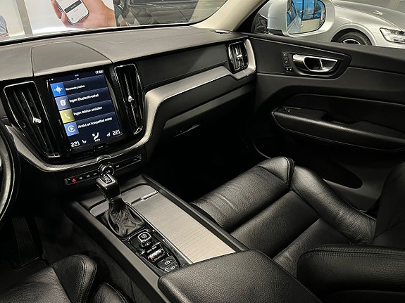 Volvo XC60 23 of 30