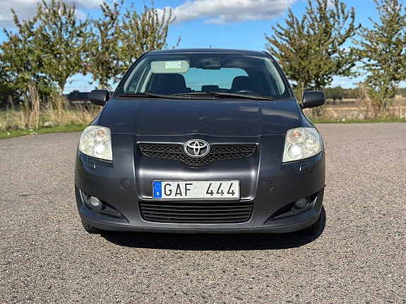 Toyota Auris 3 of 5