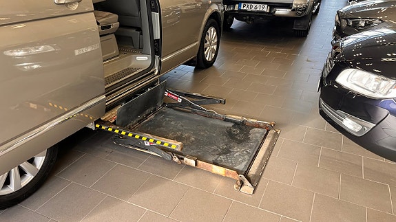 Volkswagen Multivan 14 of 15