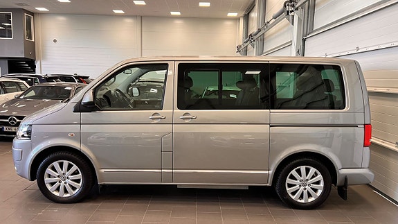 Volkswagen Multivan 6 of 15