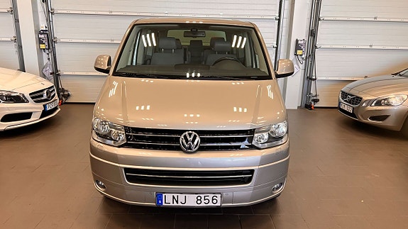 Volkswagen Multivan 2 of 5