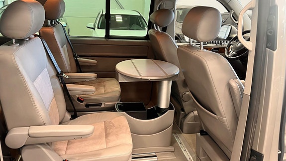 Volkswagen Multivan 11 of 15