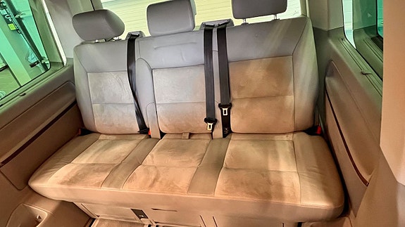 Volkswagen Multivan 12 of 15