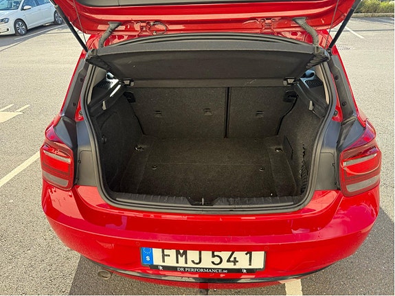 BMW 118d 3 of 5