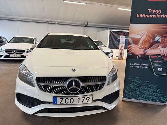 Mercedes-Benz A180 2 of 5