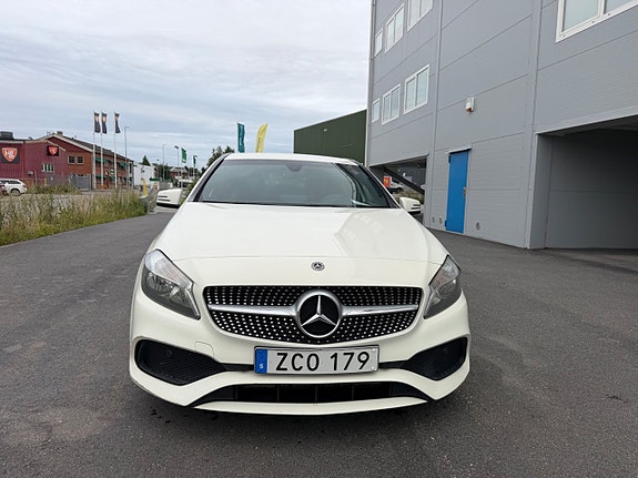 Mercedes-Benz A180 2 of 13
