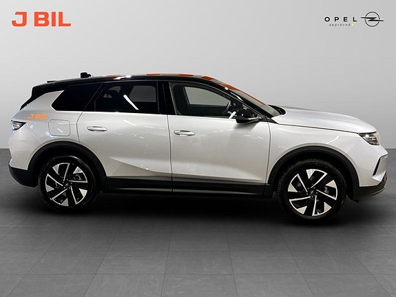 Opel Grandland 3 of 5