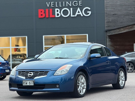 Nissan Altima 2 of 5