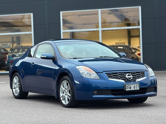 Nissan Altima 4 of 5
