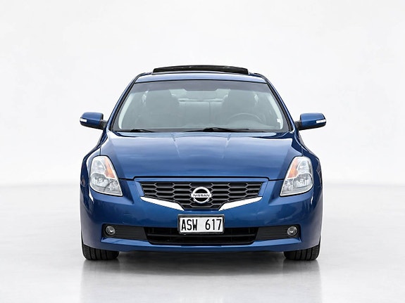 Nissan Altima 3 of 17