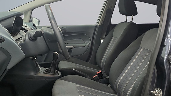 Ford Fiesta 4 of 7
