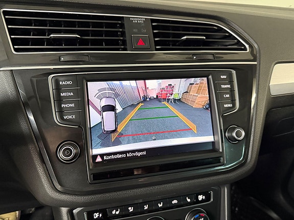 Volkswagen Tiguan 15 of 23